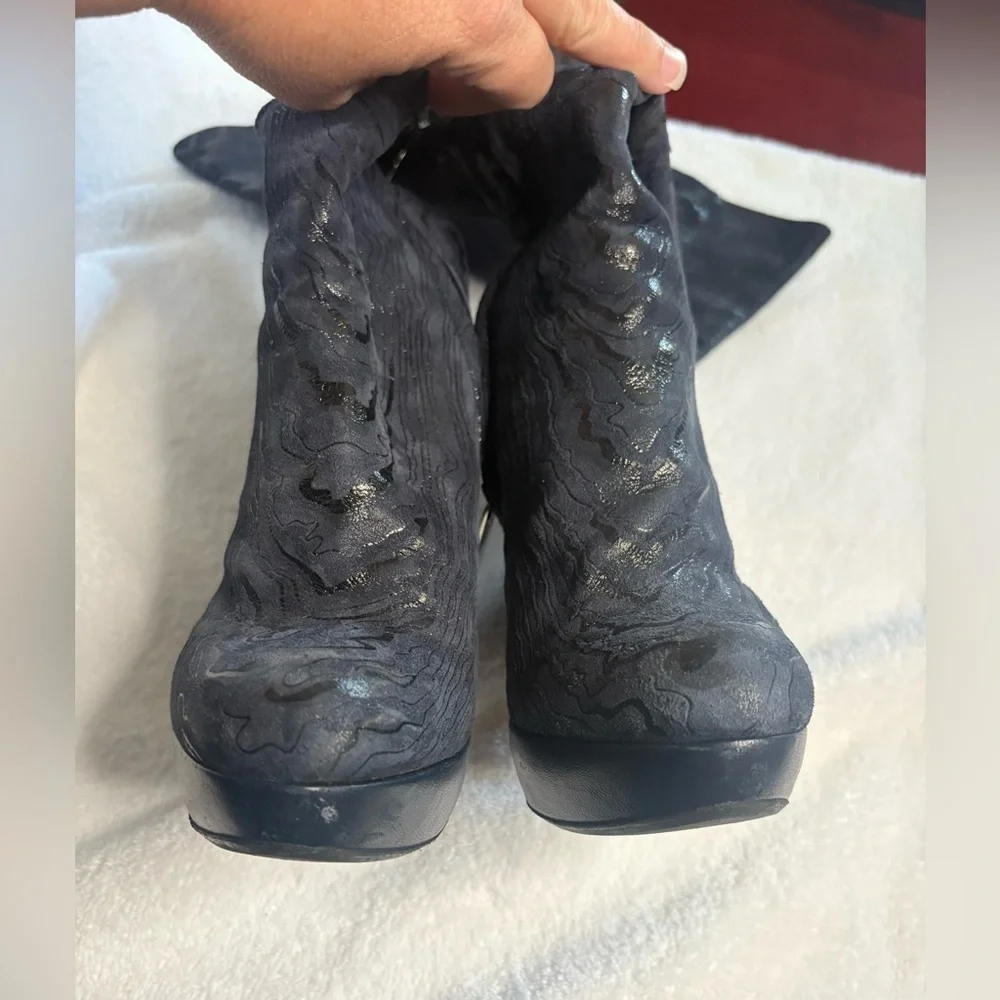 GUC LORIBLU- Over the Knee Suede Blue Heeled Boots. Size 36
